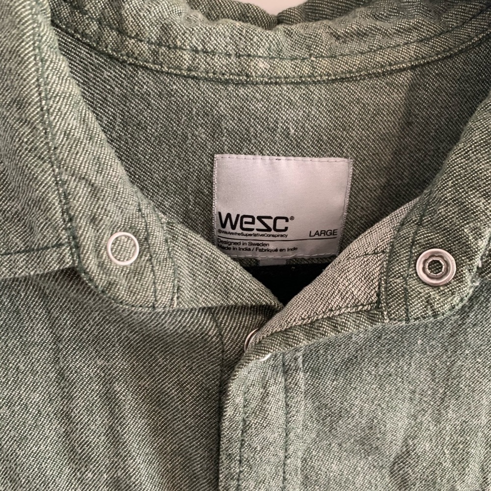 Button up - Picture 2 of 2